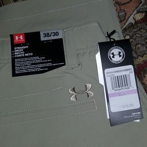 Men's Under Armour pants.